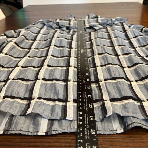 H&M Women's Blue‎ White 
Checkered Plaid Crinkle
Frill Blouse Size 4 NWOT - Picture 9 of 12